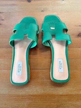 Steven by Steve Madden Kelly Green size 10 Slides